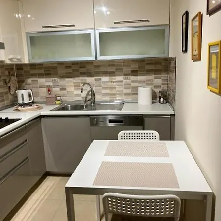 Lovely - Skopje's Sky Apartman