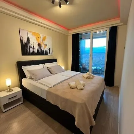 Lovely - Skopje's Sky Apartman *